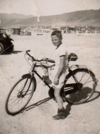 {}{La Bicicleta de Mr. Mac};{@Date:1952-53};{@Place:Chuquicamata};{ Chile};{@Author:Clarence Fisk ll Modified: May 17};{2021};{*PIC*};{Arthur  Edward Fisk Godoy};{La Bicicleta Raleigh};{eTg};{[ATHR]Clarence Fisk ll  Modified: May 17,2021