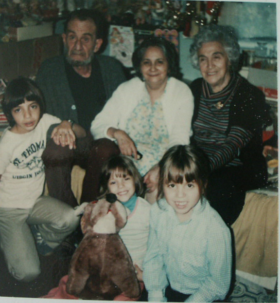 {}{Navidades con los Abuelos};{@Date: 1979};{@Place: Bloomfield};{ CT};{@Author:Clarence AlfredFisk ll};{*NOP*};{<>Tati\'s Decorations};{Charles  Taylor Fisk Rand;};{Georgiana Marie Fisk Oliva};{Georgina Rosa Guerra Vial};{Maria Luis Godoy Benitez};{Marjorie Evelyn Fisk Oliva};{Renee Margot Fisk Oliva};{eTg};{[ATHR]Clarence Alfred  Fisk ll Modified: May 20,2021